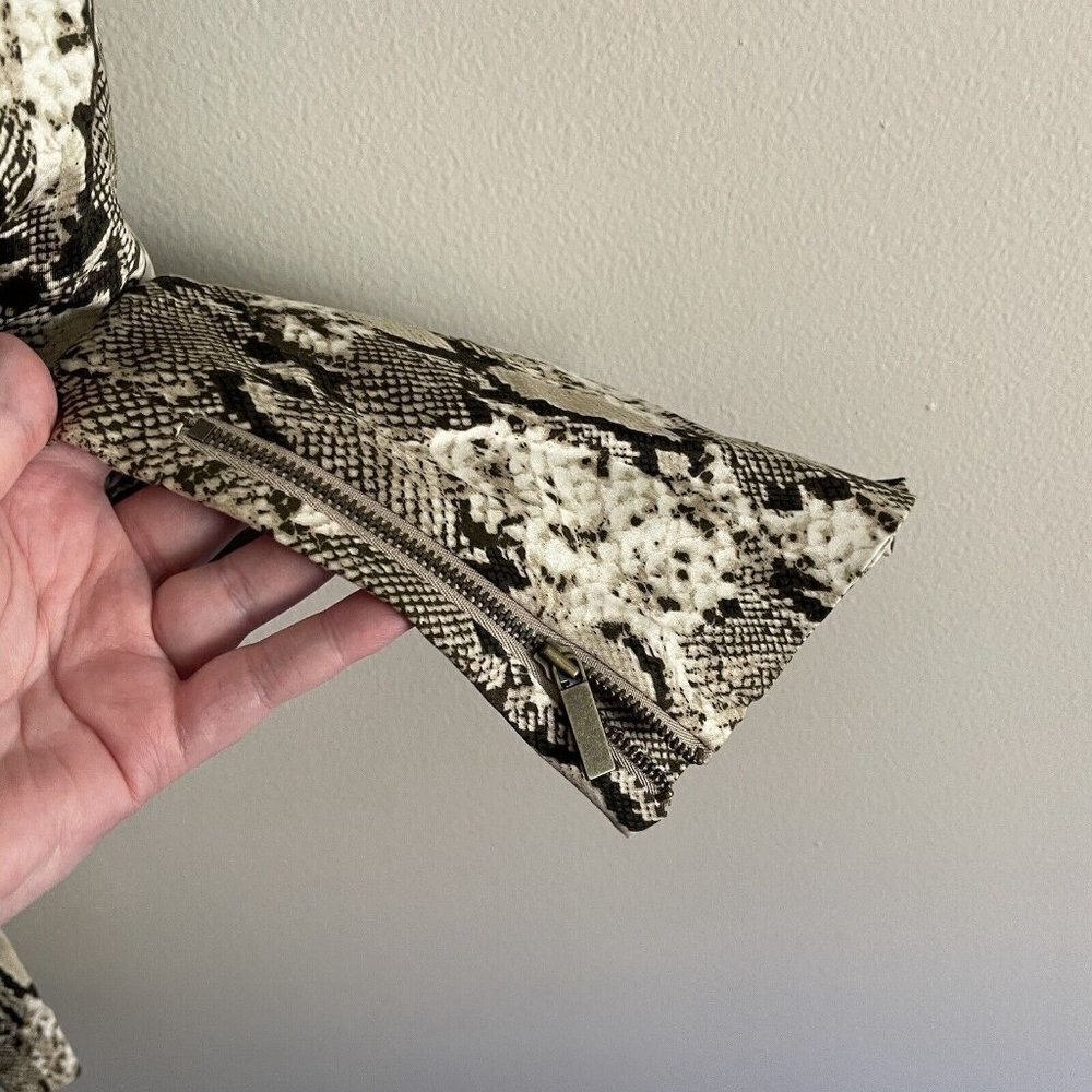 Jones New York 14P Gold Black White Snakeskin Print Stretch Grace Ankle Pant - Picture 3 of 12
